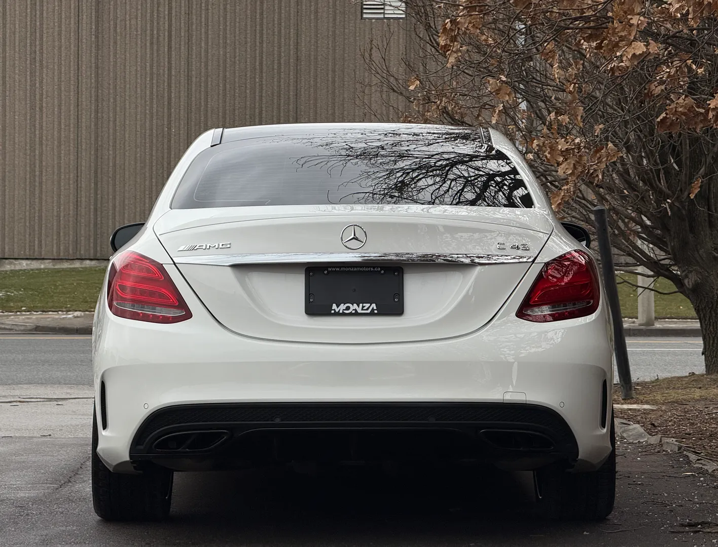 Mercedes Benz C43 AMG Sedan — photo 26