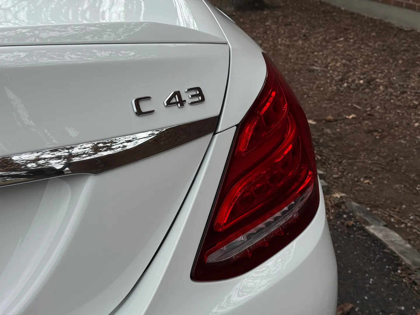 Mercedes Benz C43 AMG Sedan — photo 28