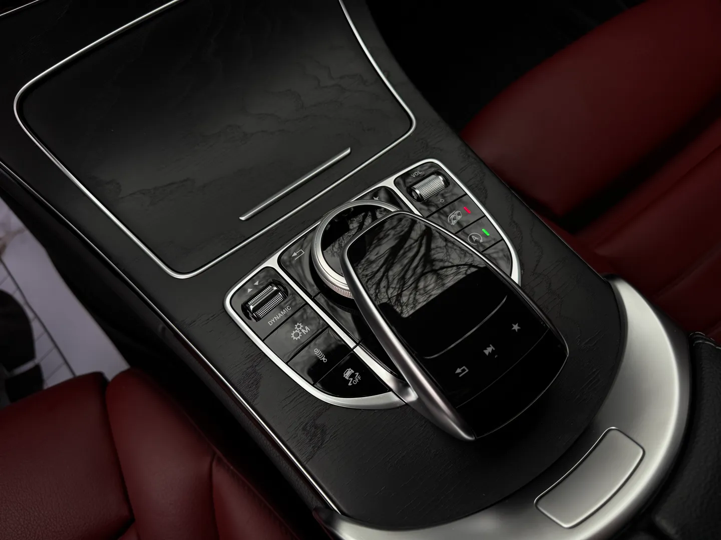 Mercedes Benz C43 AMG Sedan — photo 46