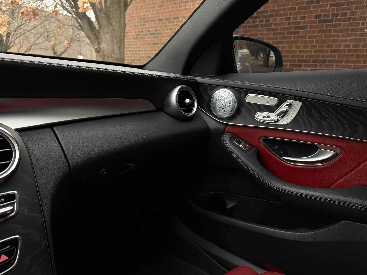 Mercedes Benz C43 AMG Sedan — photo 63