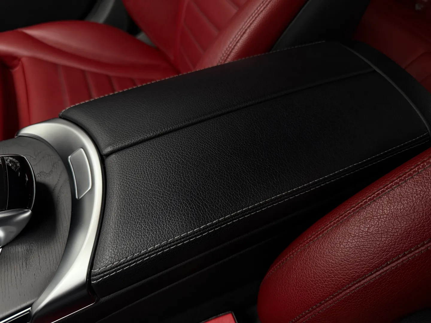 Mercedes Benz C43 AMG Sedan — photo 68