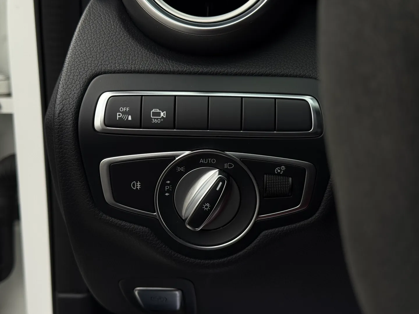 Mercedes Benz C43 AMG Sedan — photo 82