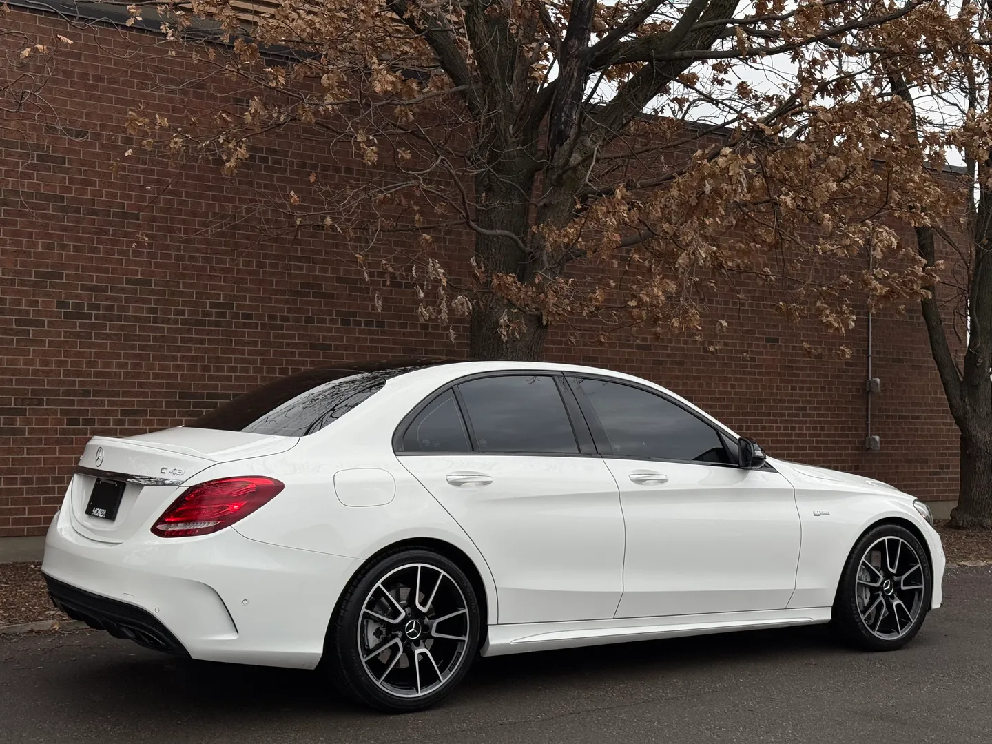 Mercedes Benz C43 AMG Sedan — photo 92