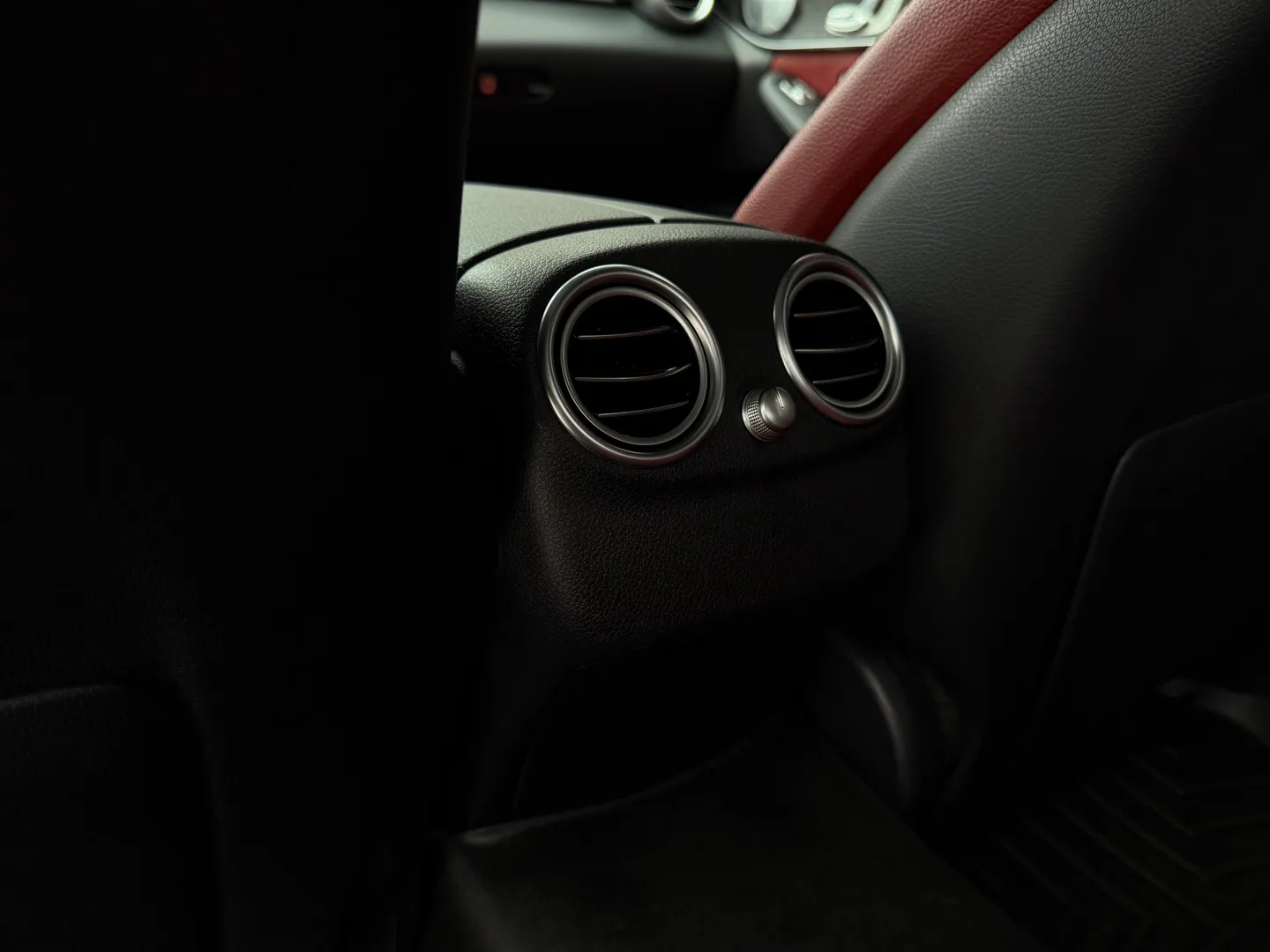 Mercedes Benz C43 AMG Sedan — photo 90