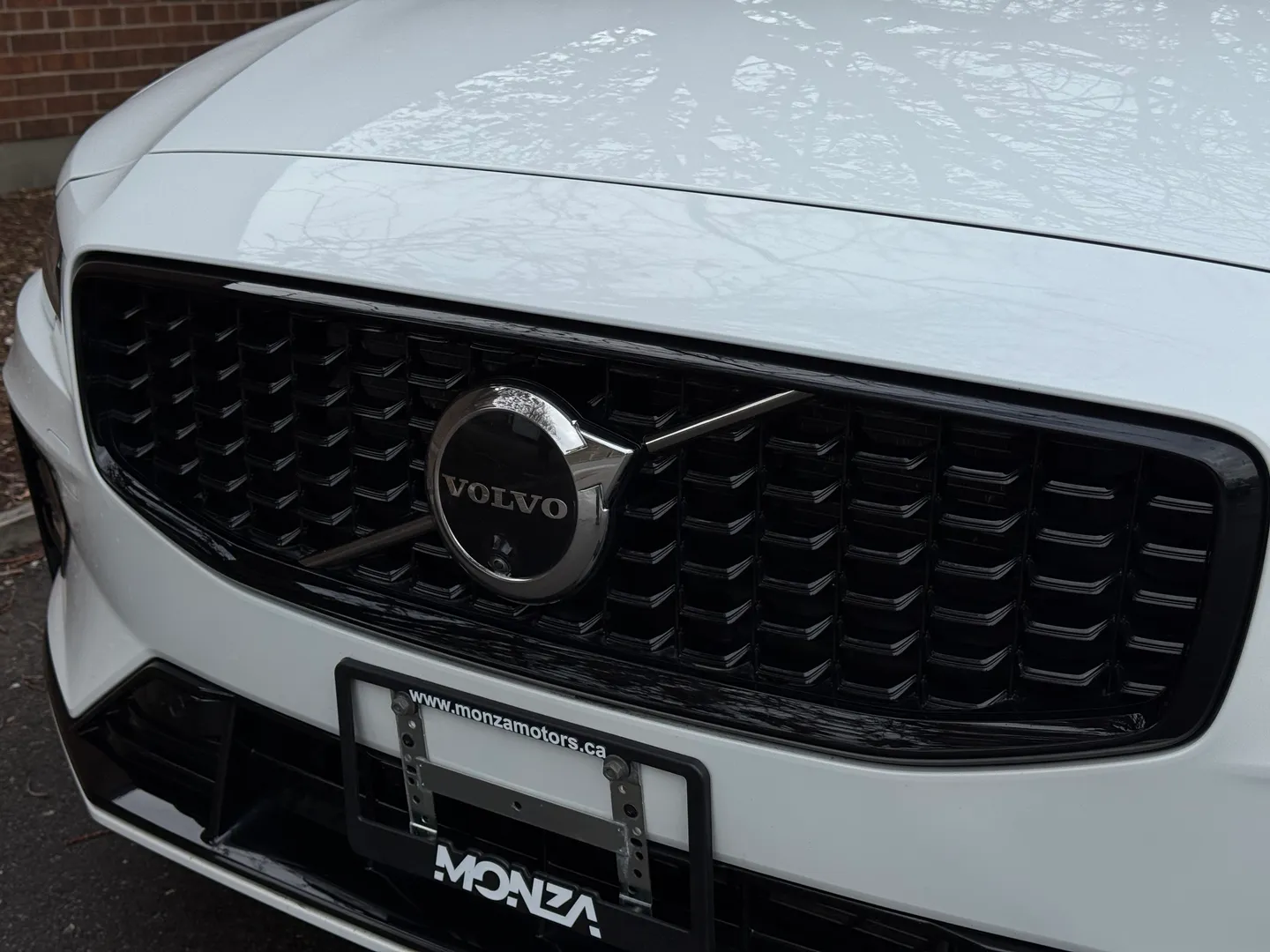 Volvo S60 Plus Dark Theme — photo 7