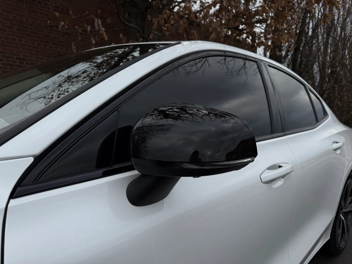 Volvo S60 Plus Dark Theme — photo 15