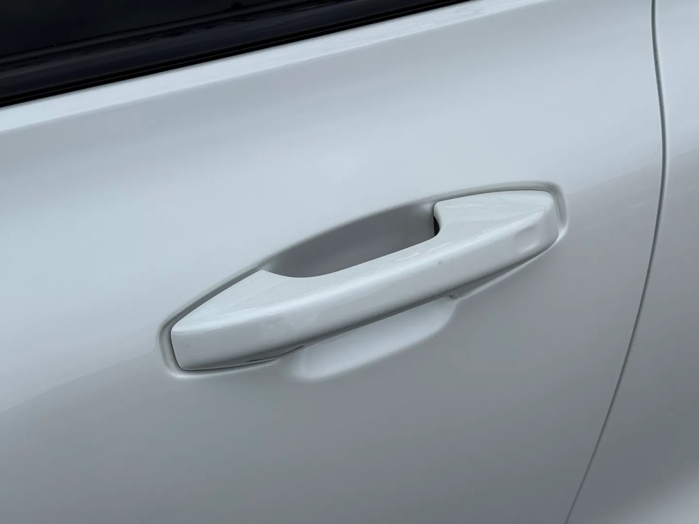 Volvo S60 Plus Dark Theme — photo 17