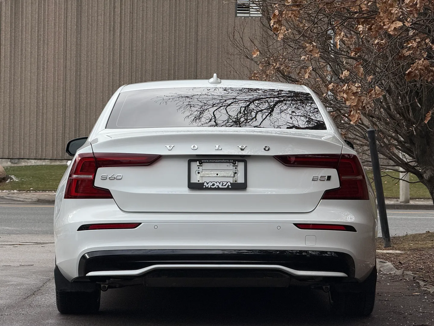 Volvo S60 Plus Dark Theme — photo 22