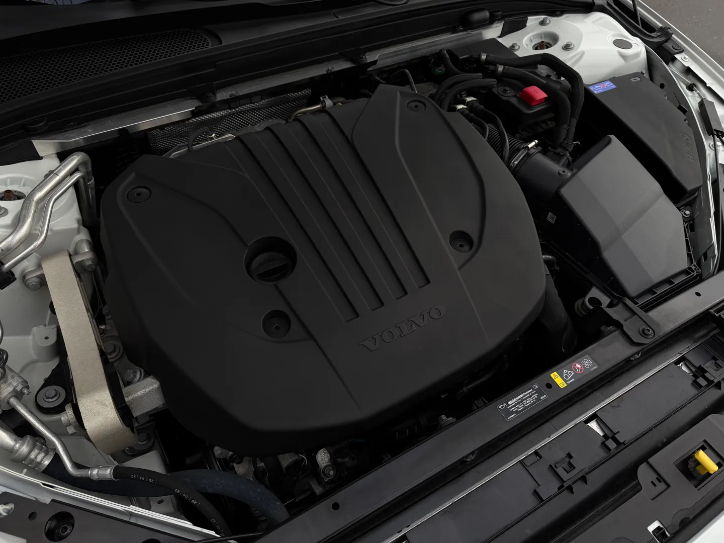 Volvo S60 Plus Dark Theme — photo 28