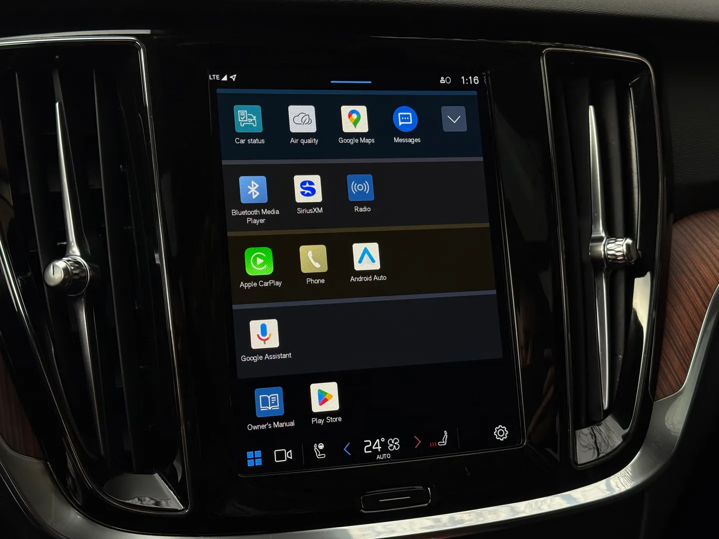 Volvo S60 Plus Dark Theme — photo 49