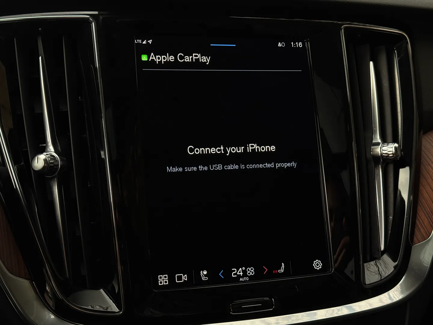 Volvo S60 Plus Dark Theme — photo 50