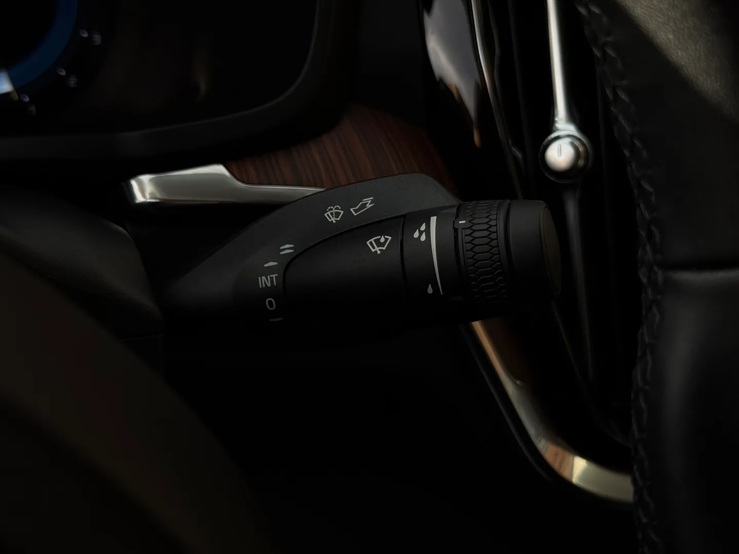 Volvo S60 Plus Dark Theme — photo 69