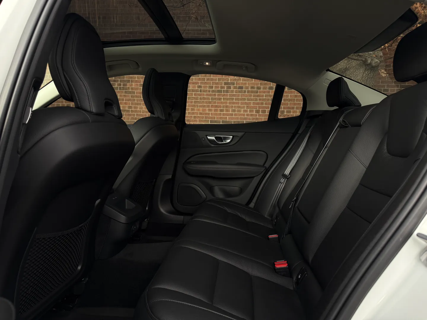 Volvo S60 Plus Dark Theme — photo 71