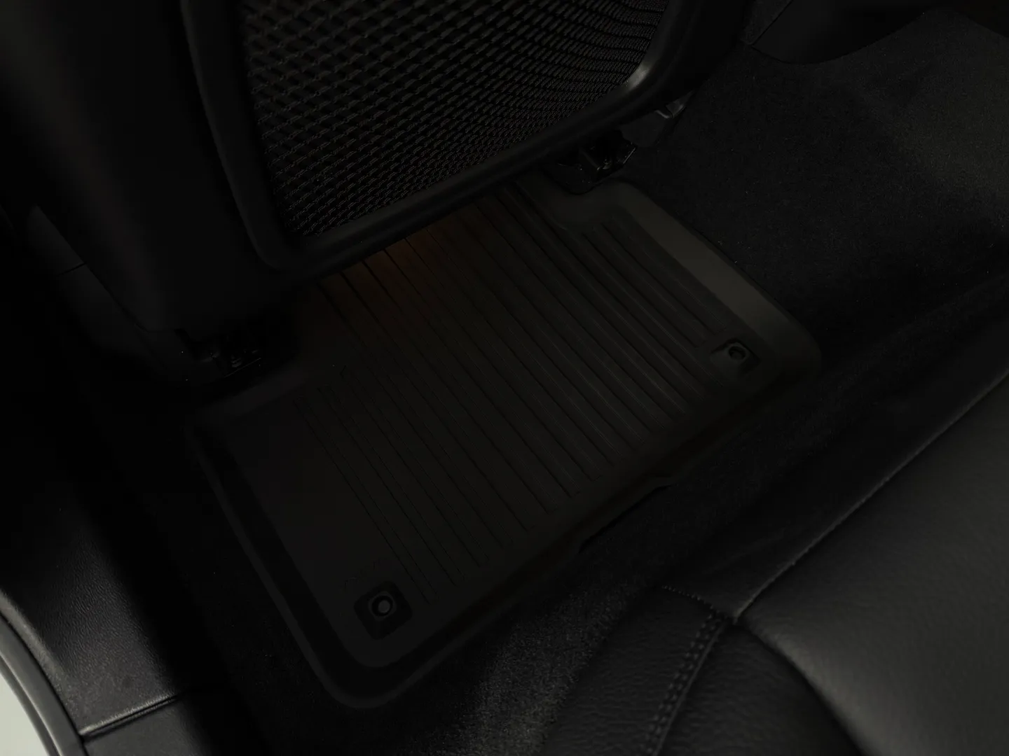 Volvo S60 Plus Dark Theme — photo 73