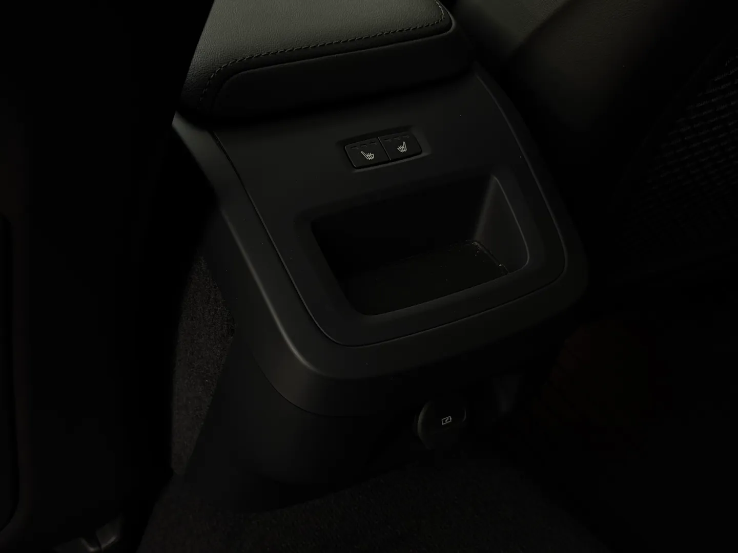 Volvo S60 Plus Dark Theme — photo 74