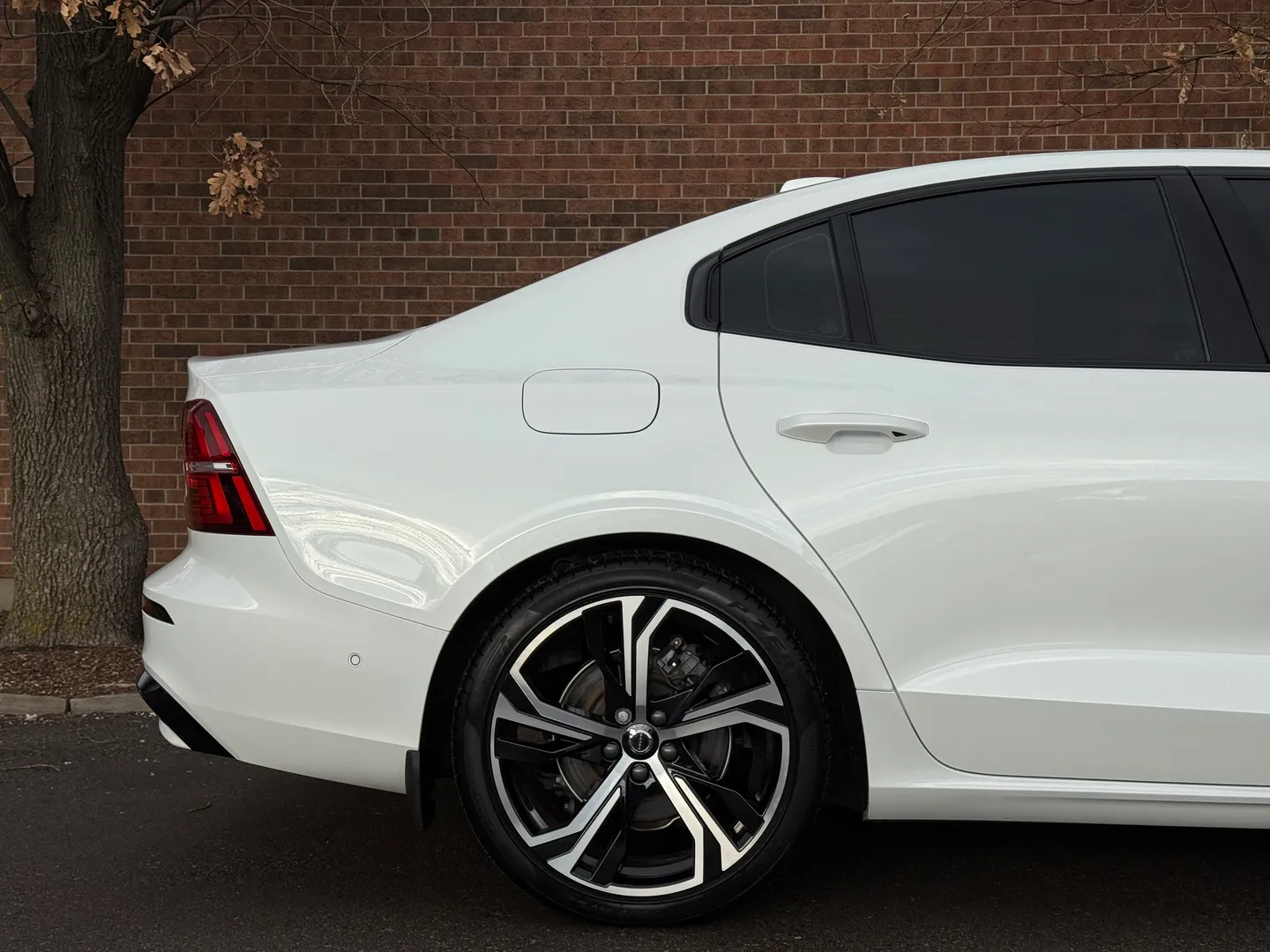 Volvo S60 Plus Dark Theme — photo 78