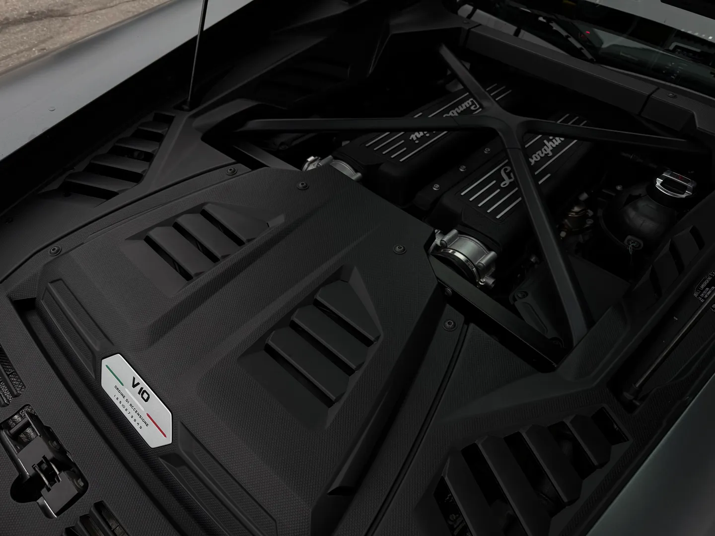 Lamborghini Huracan Evo LP 640-4 Coupe — photo 32