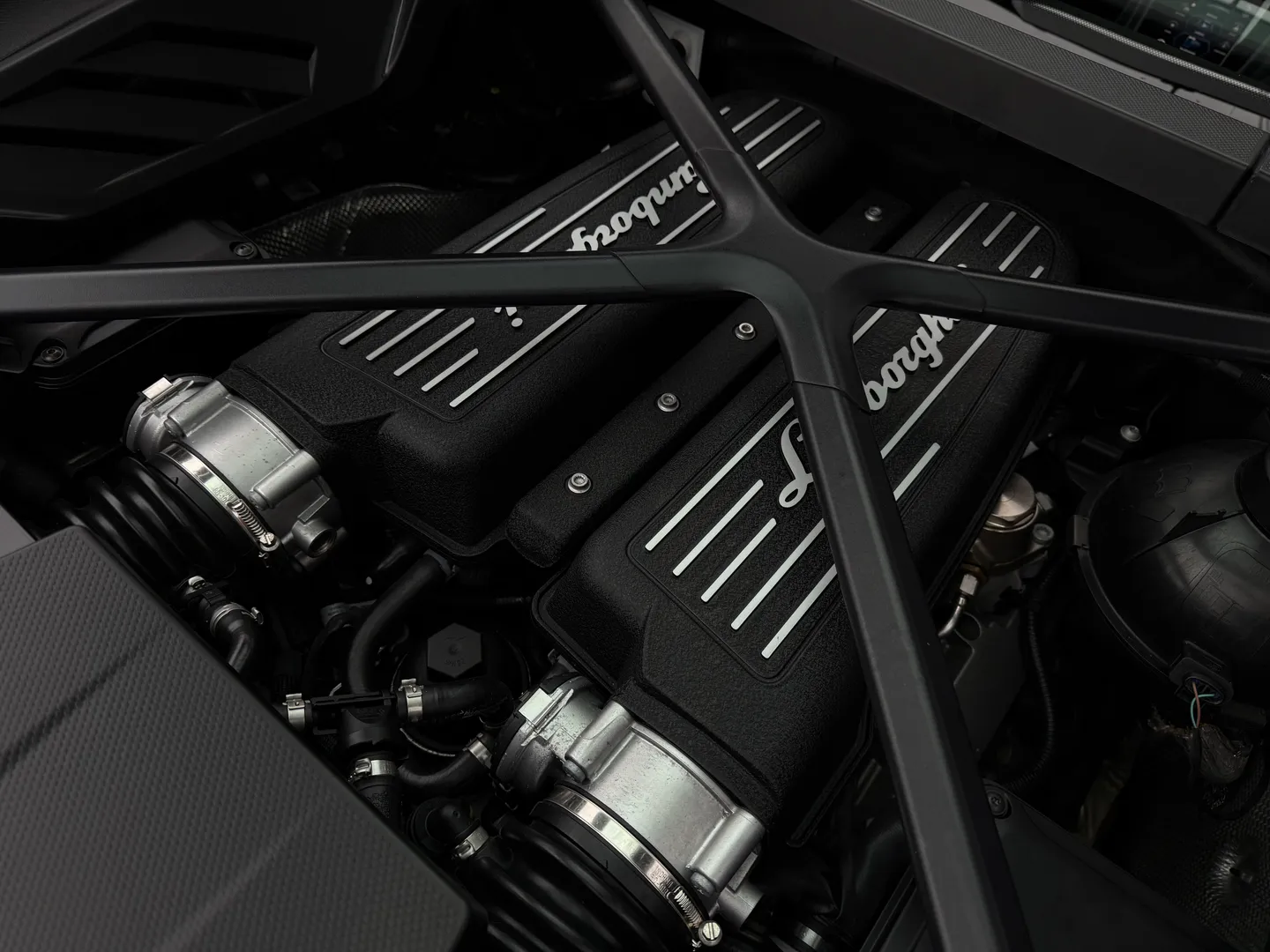 Lamborghini Huracan Evo LP 640-4 Coupe — photo 33