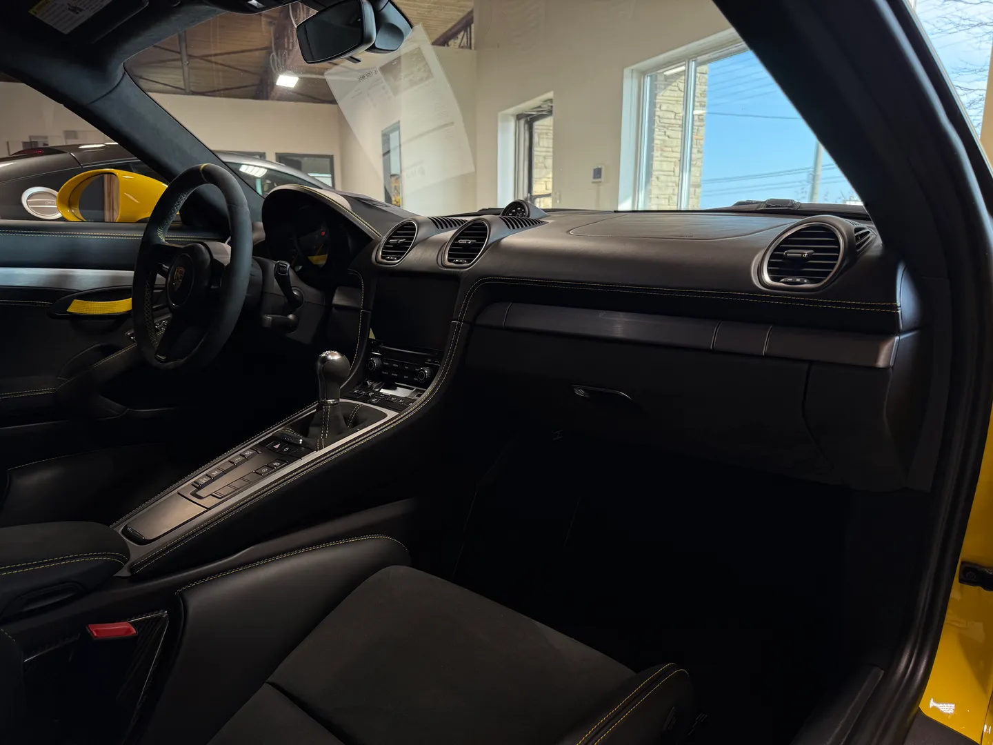 Porsche 718 Cayman GT4 6 Speed Manual Full Body PPF — photo 6