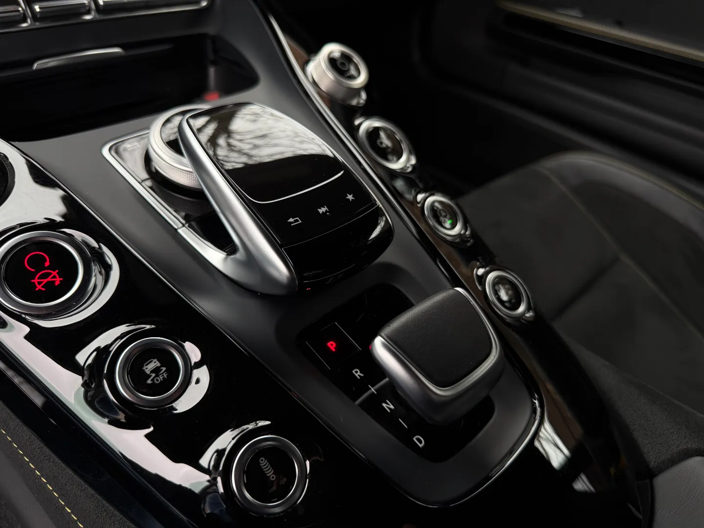 Mercedes Benz AMG GTR Coupe  — photo 54