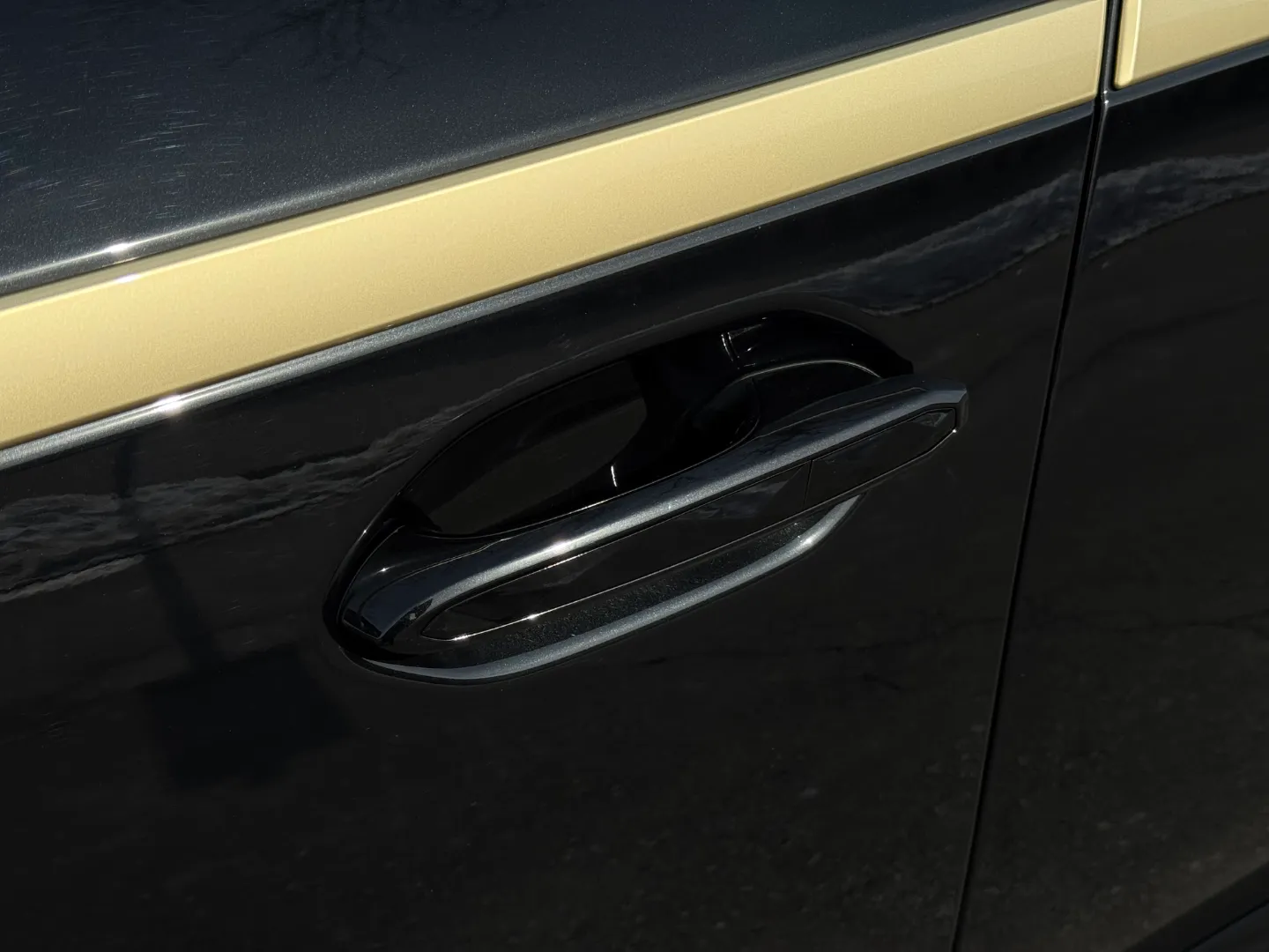 2023 BMW XM — photo 17