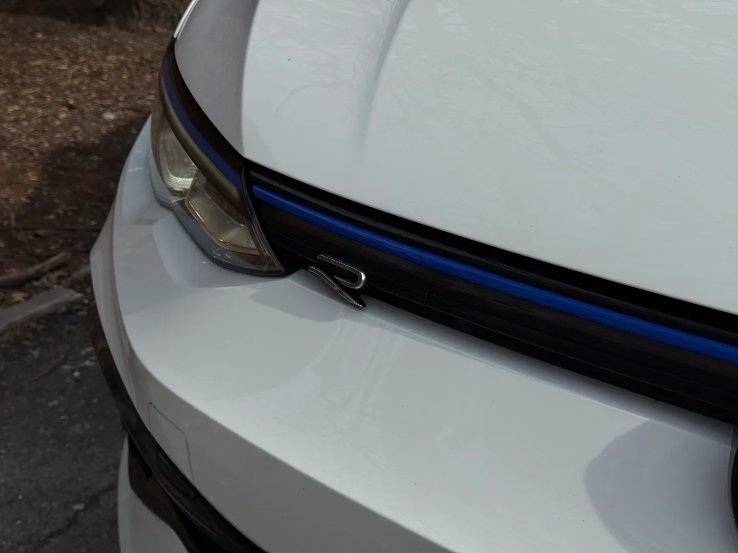 Volkswagen Golf R — photo 9