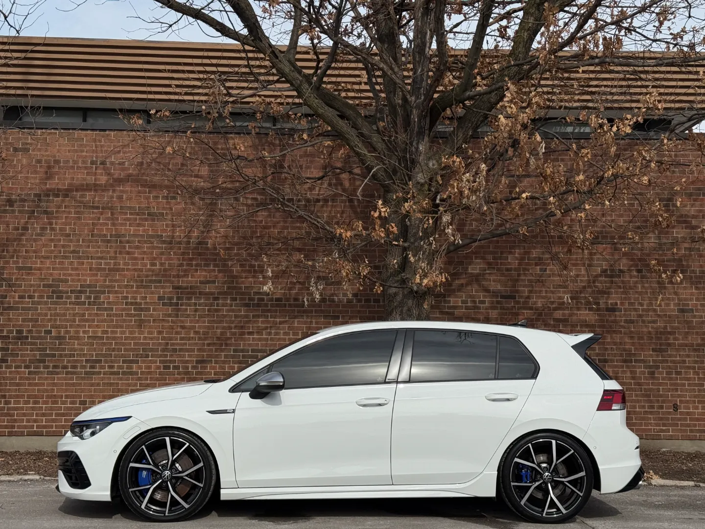 Volkswagen Golf R — photo 12