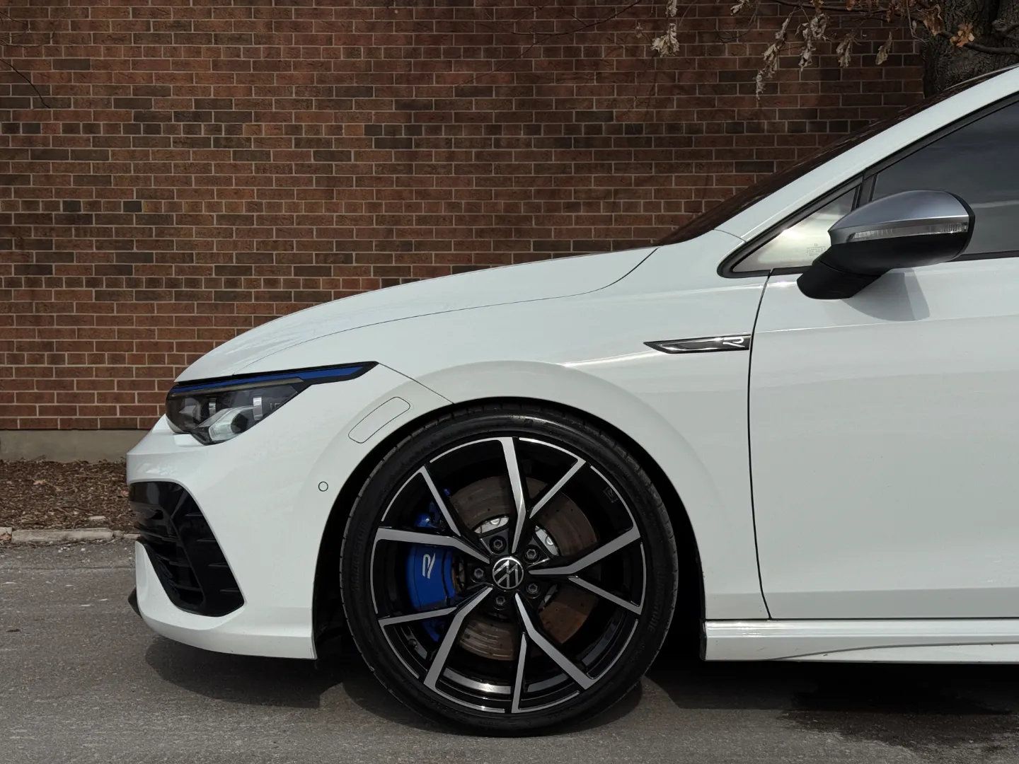Volkswagen Golf R — photo 13
