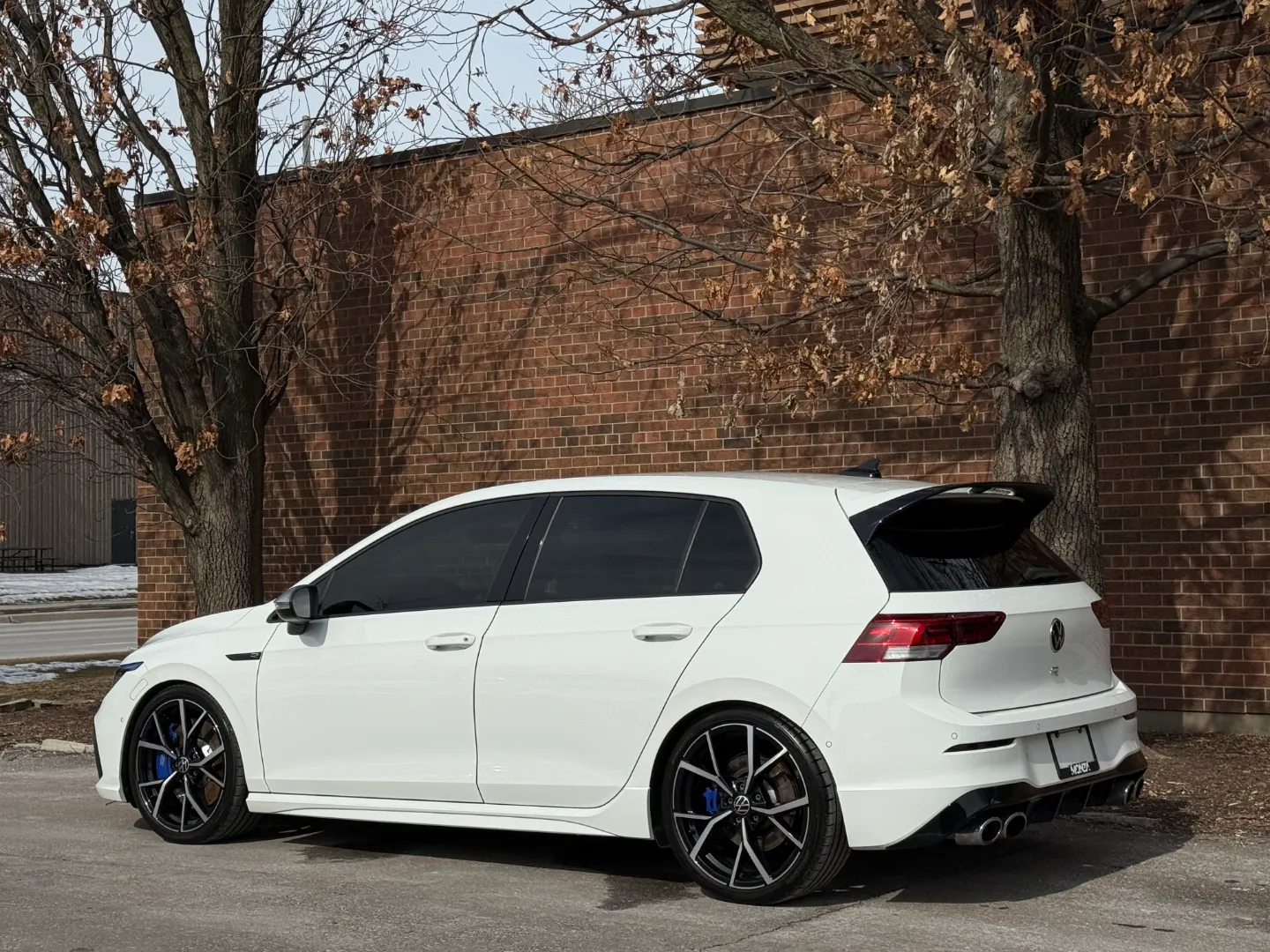 Volkswagen Golf R — photo 24