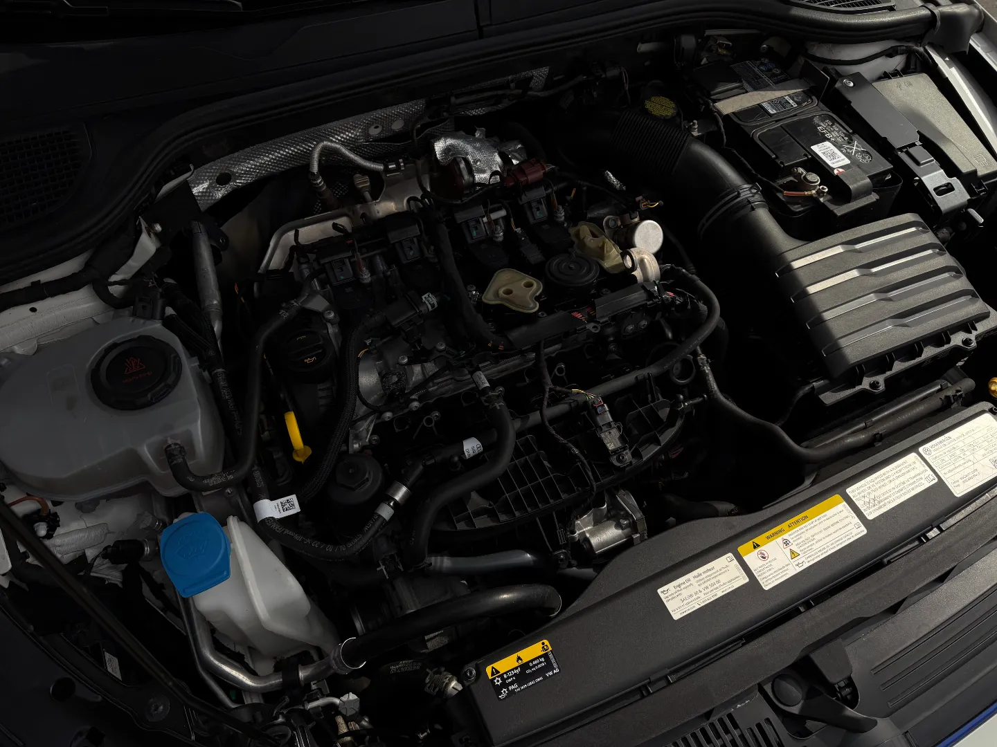 Volkswagen Golf R — photo 33