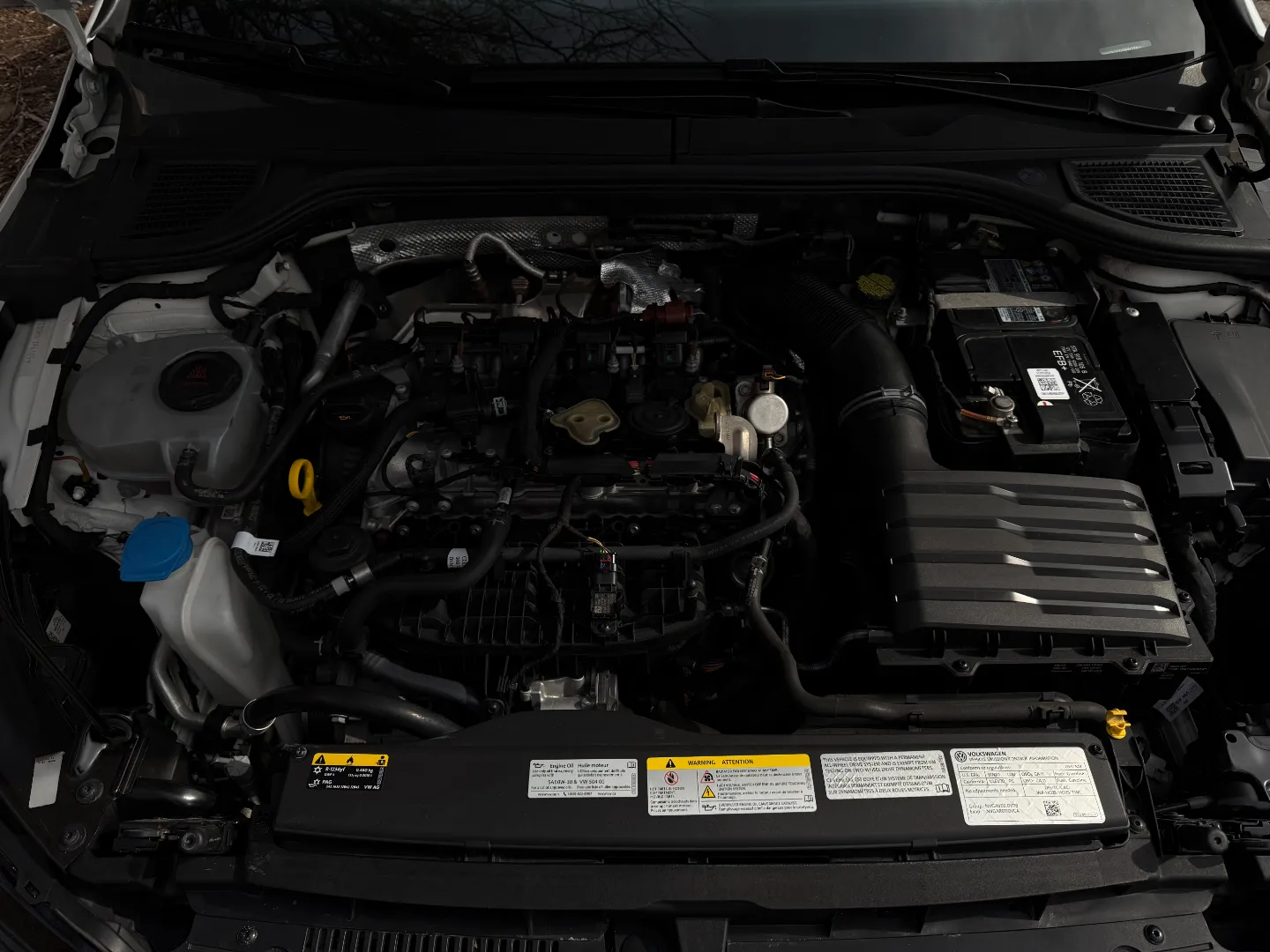 Volkswagen Golf R — photo 34