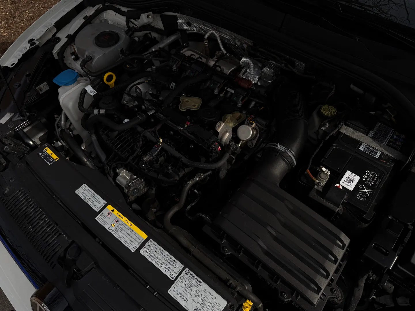 Volkswagen Golf R — photo 35