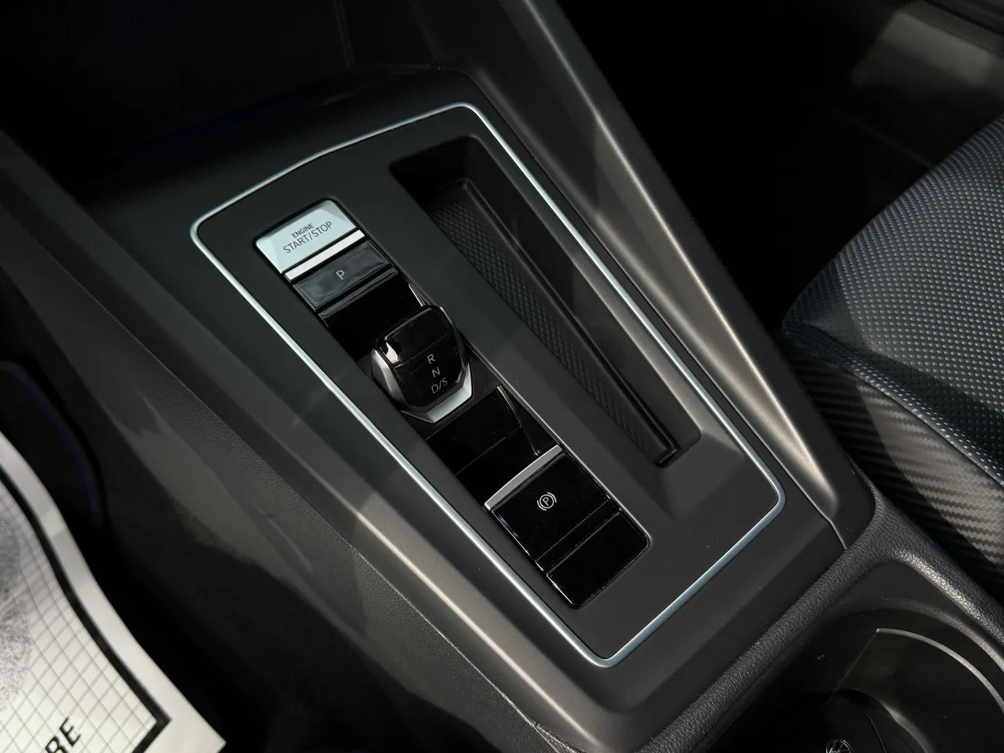 Volkswagen Golf R — photo 46
