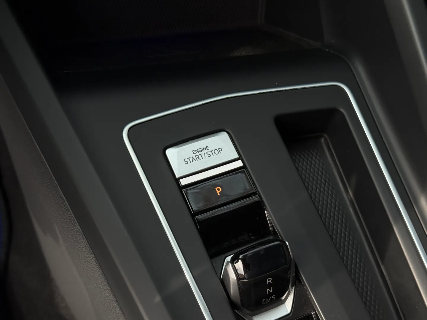 Volkswagen Golf R — photo 47