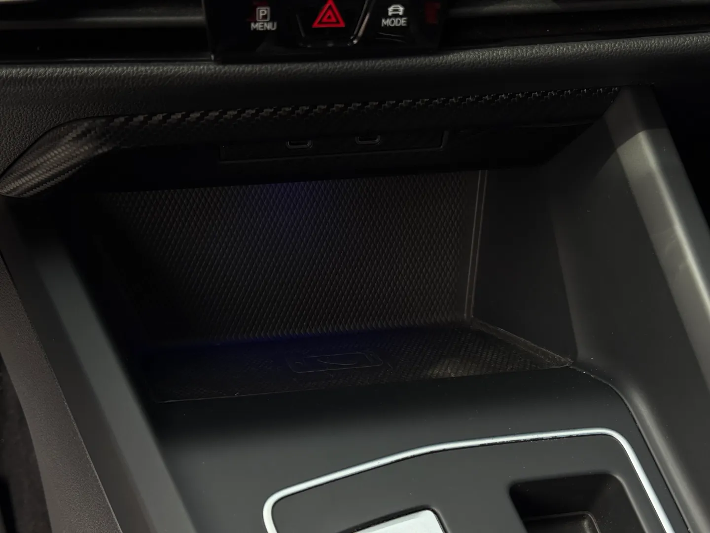 Volkswagen Golf R — photo 48