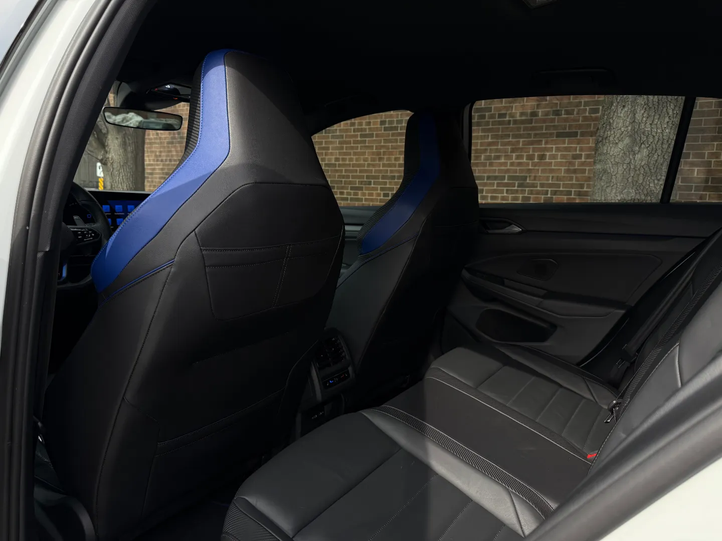 Volkswagen Golf R — photo 85