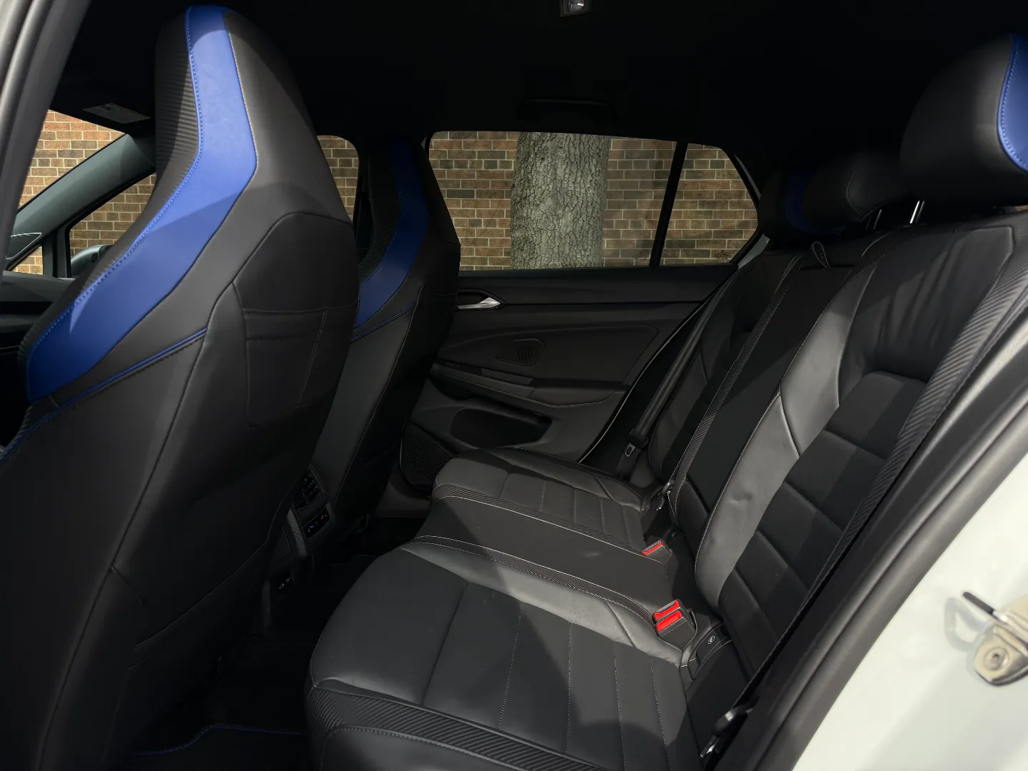 Volkswagen Golf R — photo 86