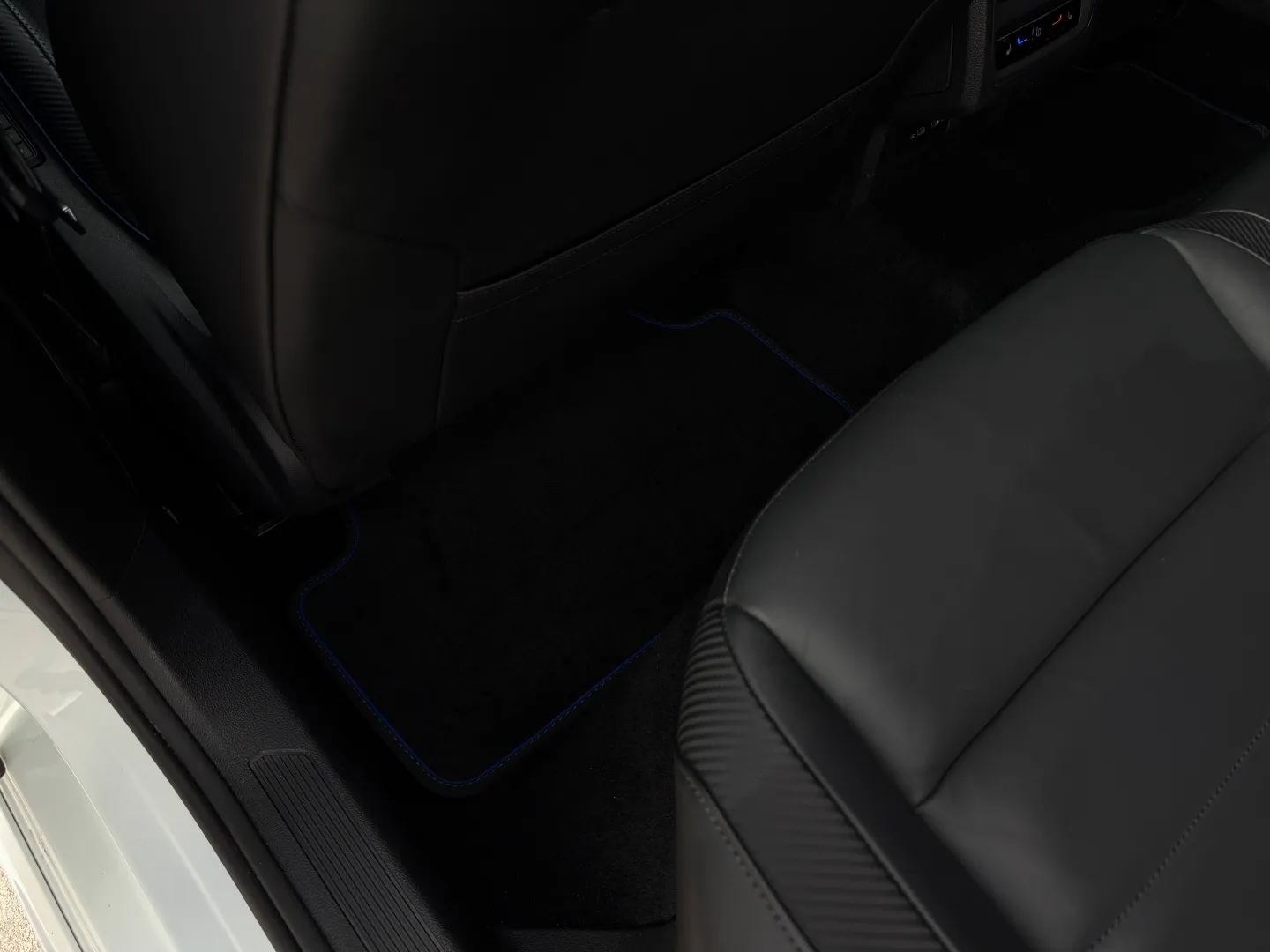 Volkswagen Golf R — photo 88