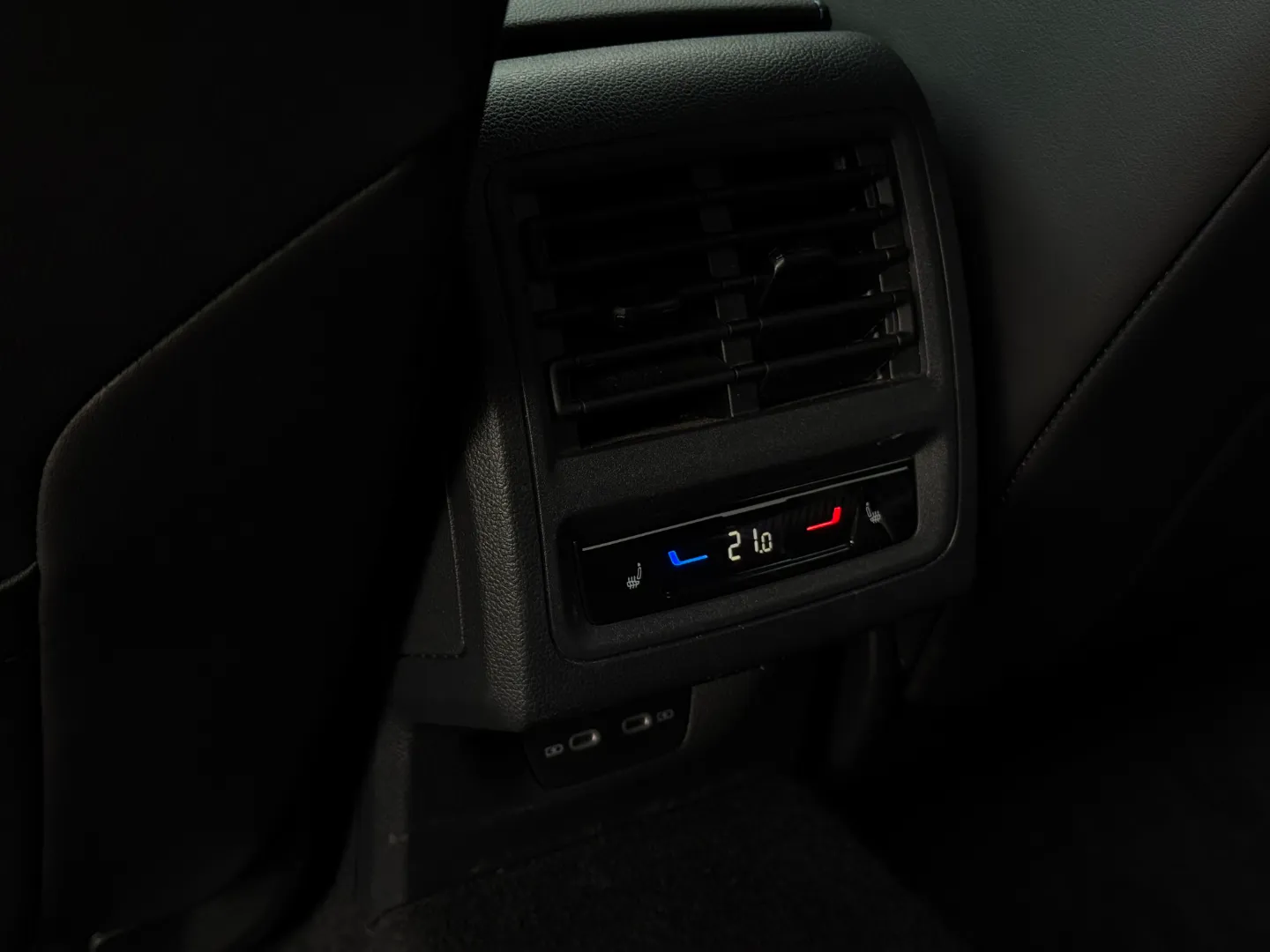 Volkswagen Golf R — photo 89