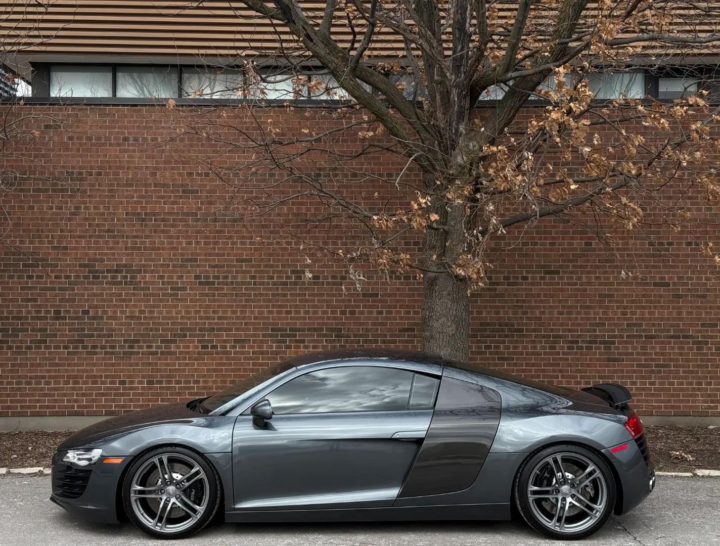 Audi R8 V8 Gated 6 Speed Manual Coupe — photo 9