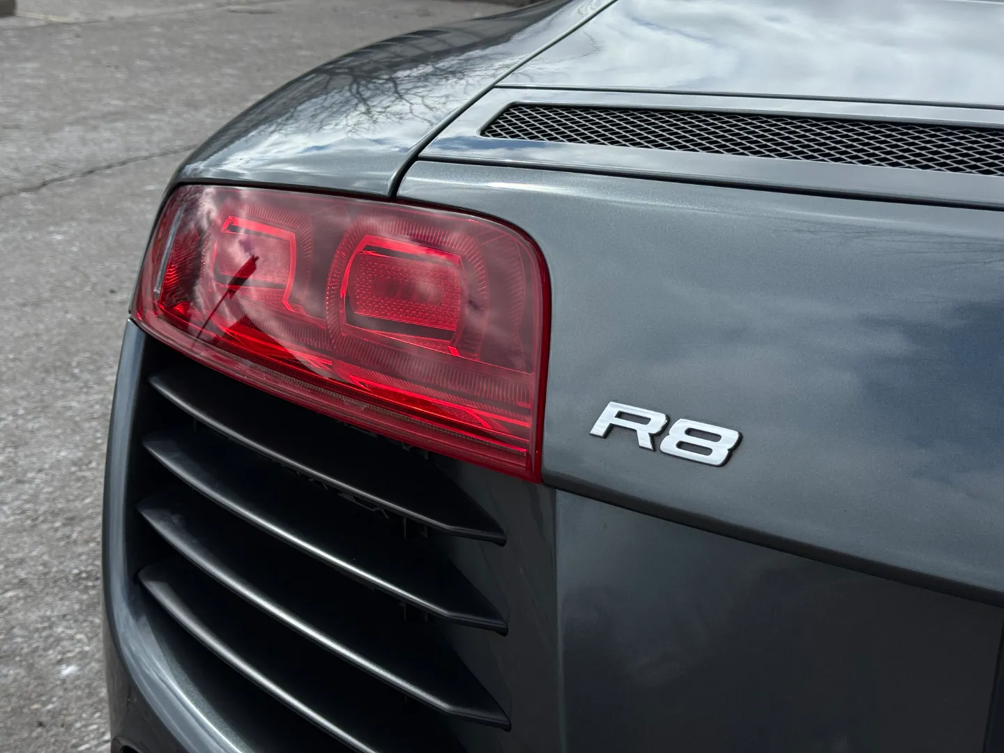 Audi R8 V8 Gated 6 Speed Manual Coupe — photo 26