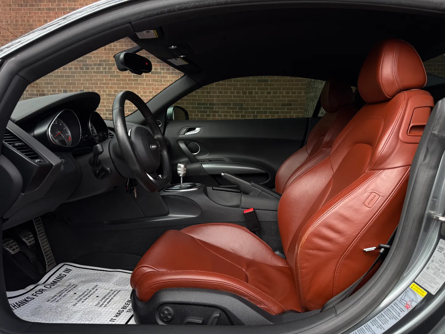 Audi R8 V8 Gated 6 Speed Manual Coupe — photo 37