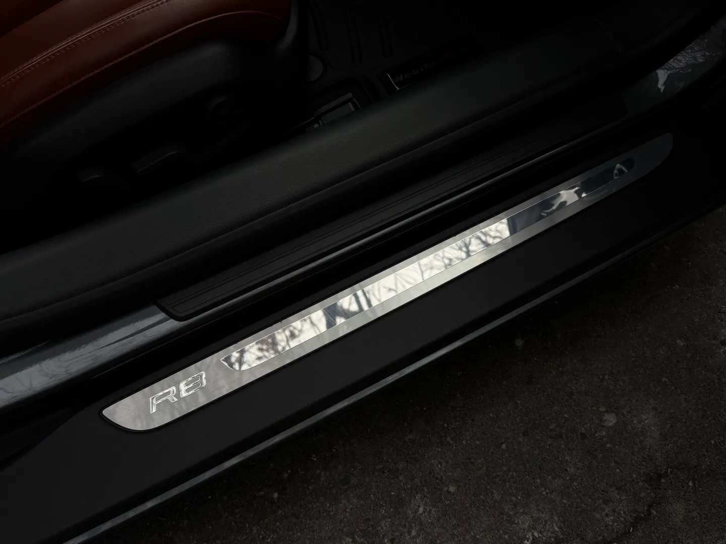 Audi R8 V8 Gated 6 Speed Manual Coupe — photo 40