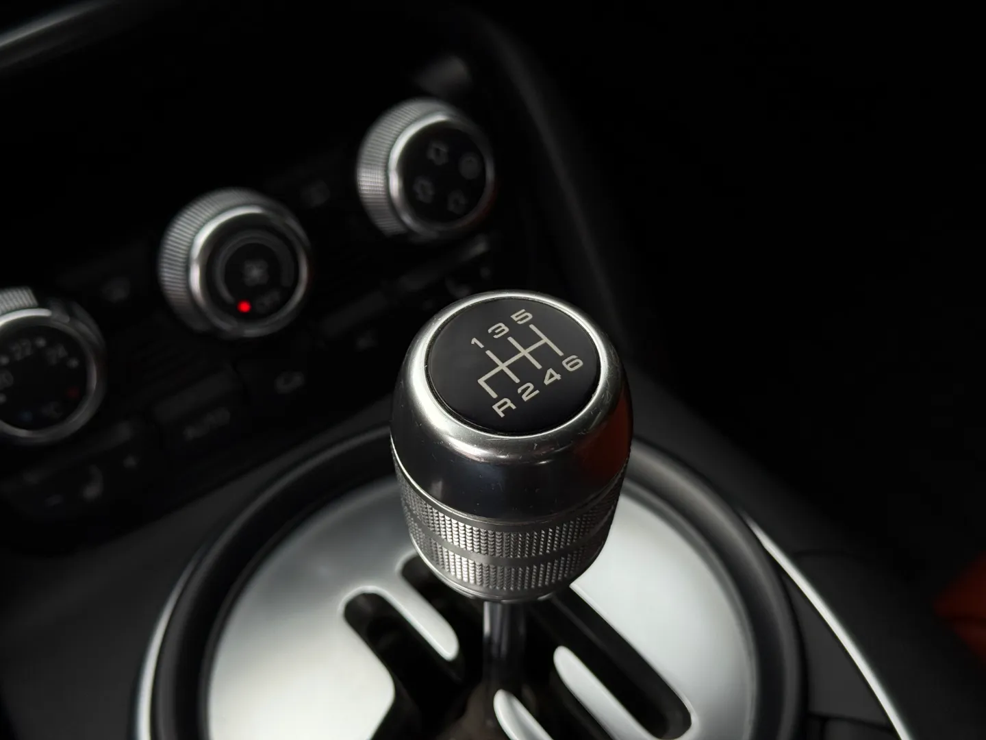 Audi R8 V8 Gated 6 Speed Manual Coupe — photo 47