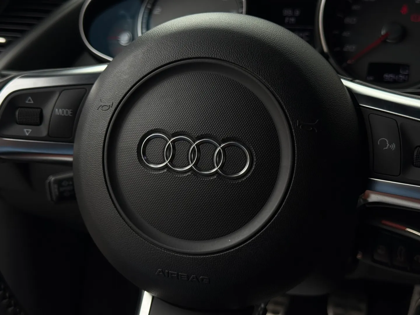Audi R8 V8 Gated 6 Speed Manual Coupe — photo 67