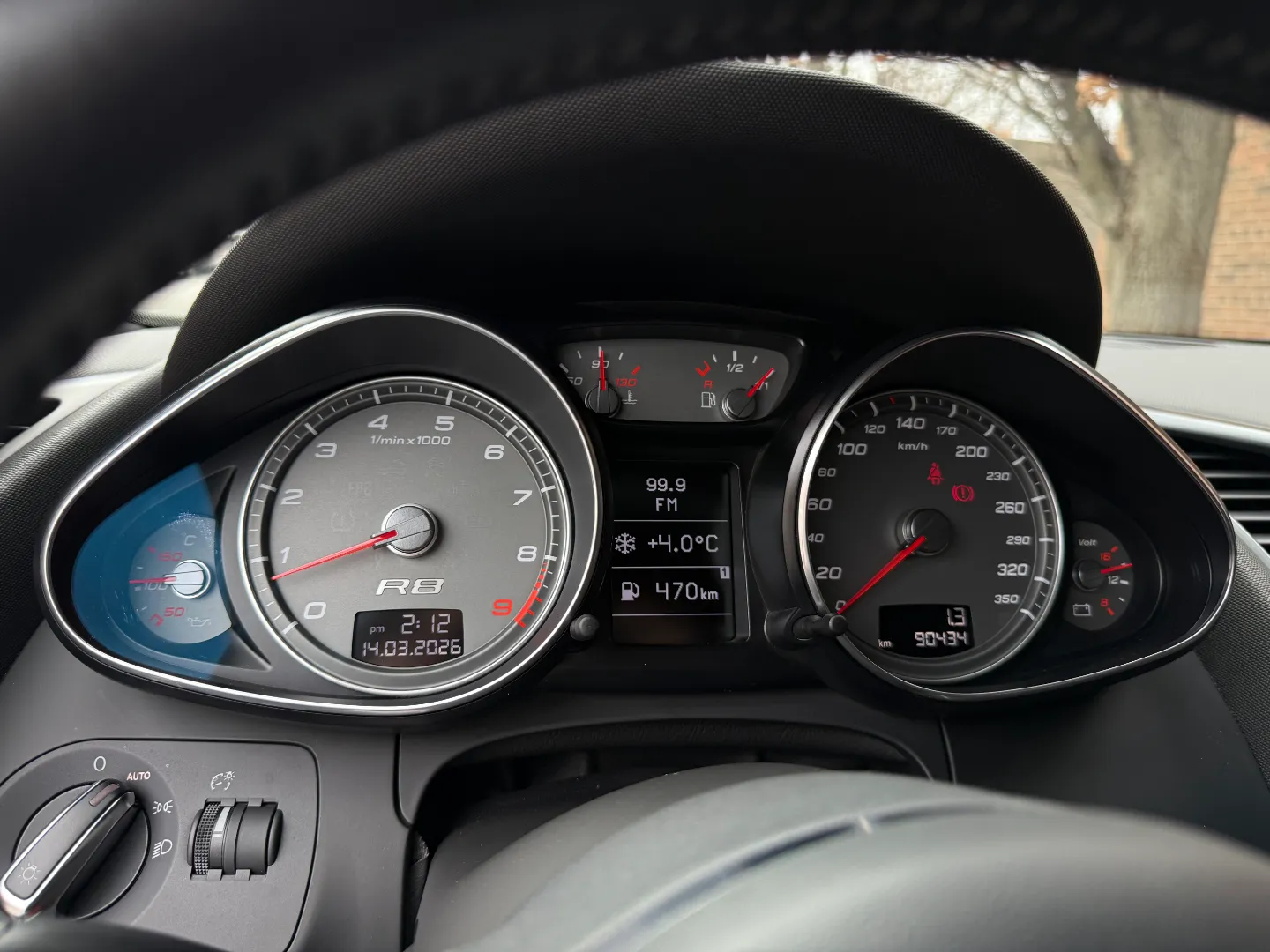 Audi R8 V8 Gated 6 Speed Manual Coupe — photo 71