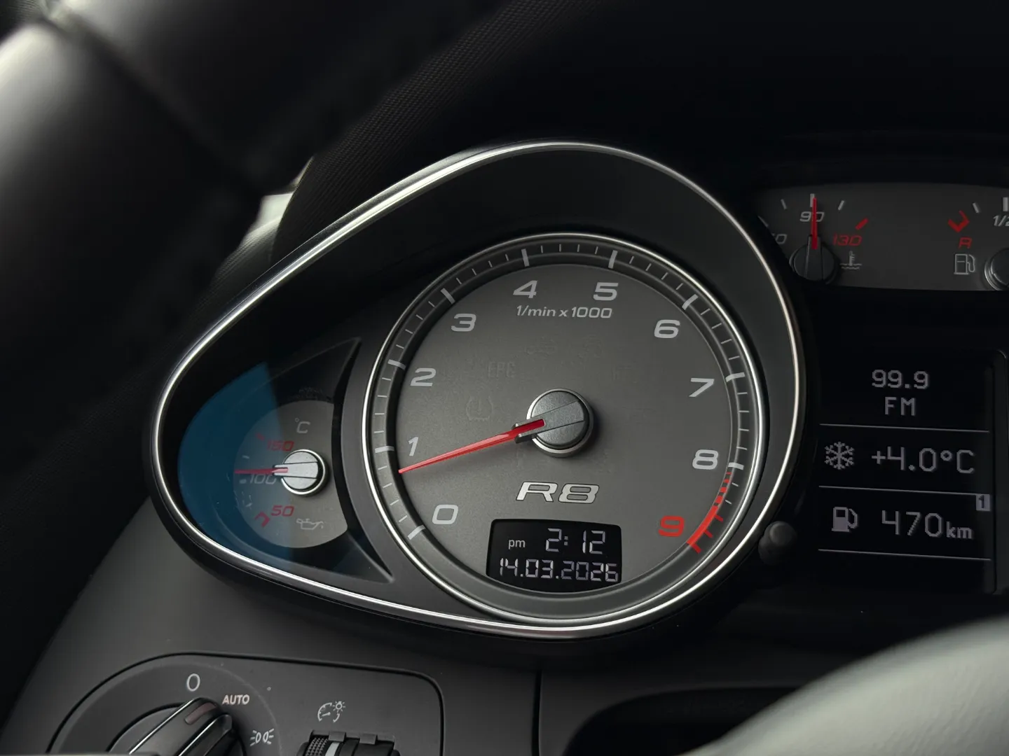 Audi R8 V8 Gated 6 Speed Manual Coupe — photo 72