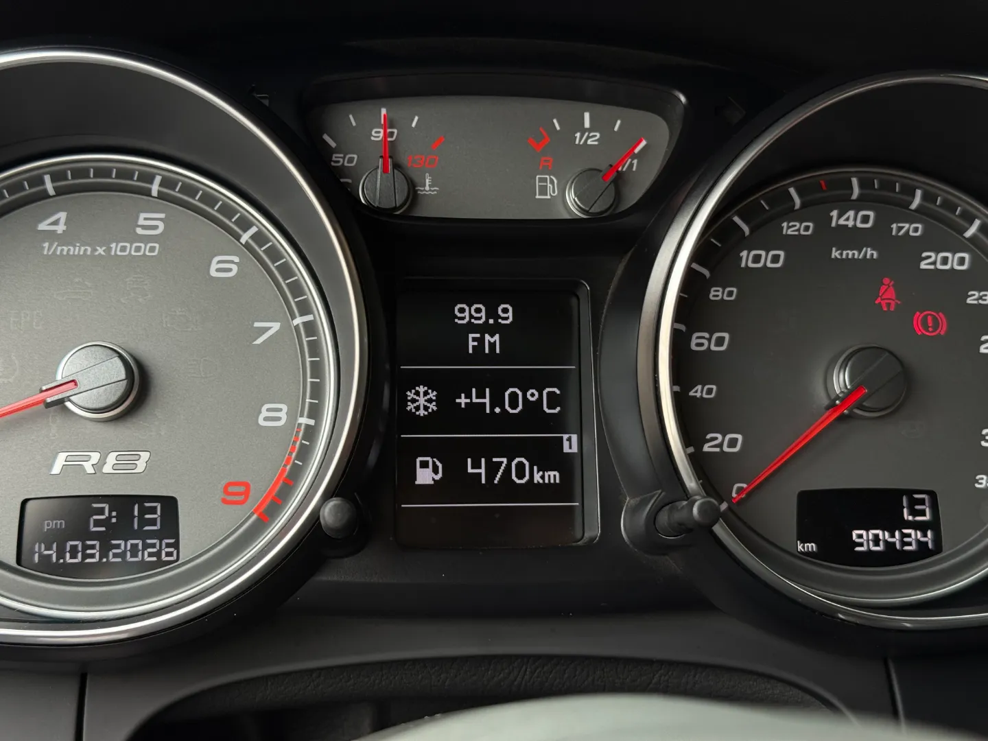 Audi R8 V8 Gated 6 Speed Manual Coupe — photo 73
