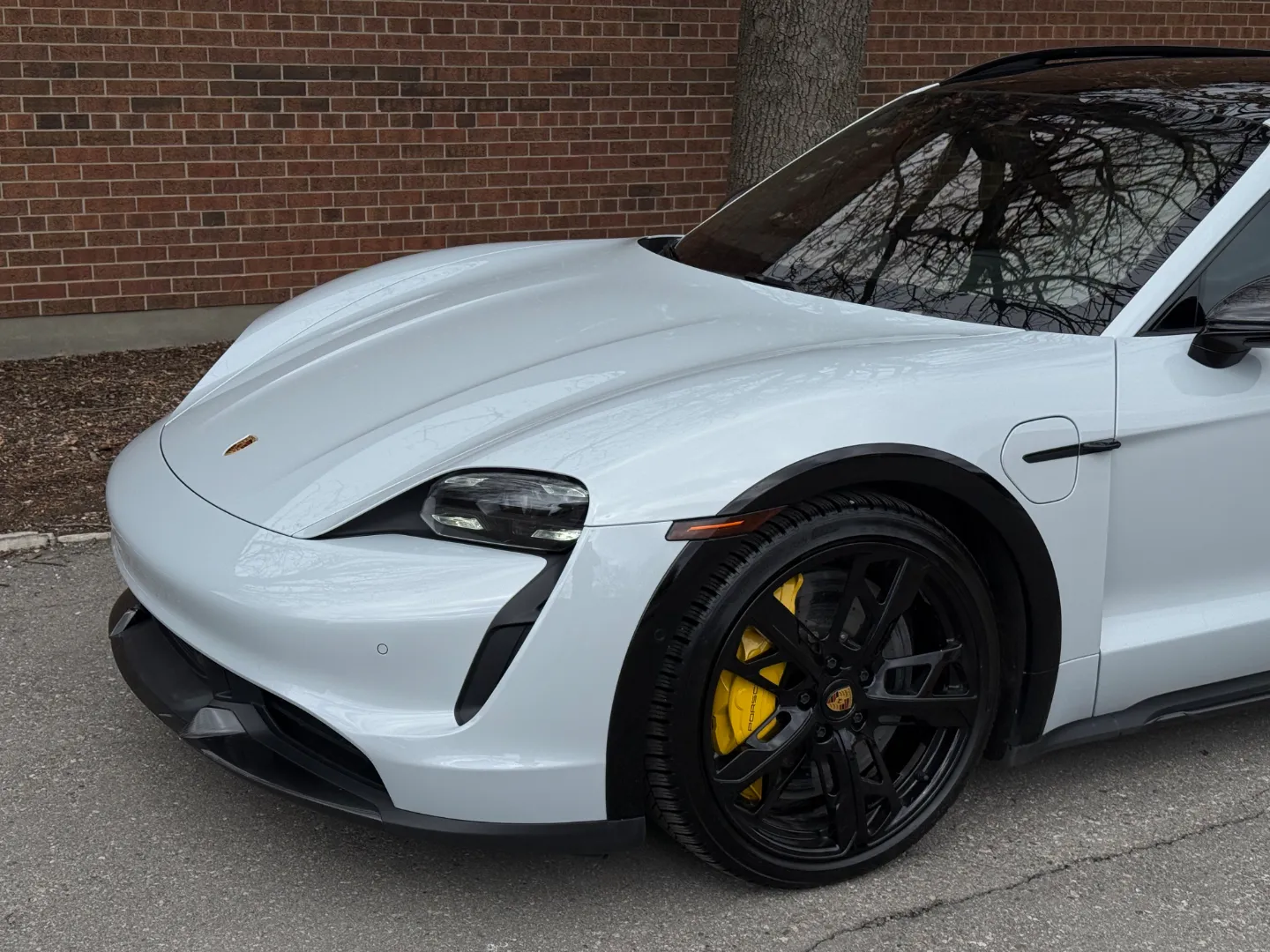 Porsche Taycan Turbo S Cross Turismo  — photo 6