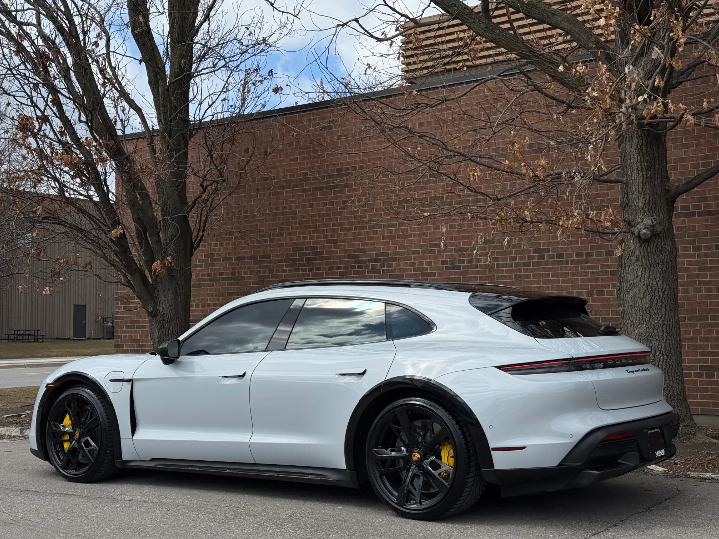Porsche Taycan Turbo S Cross Turismo  — photo 23